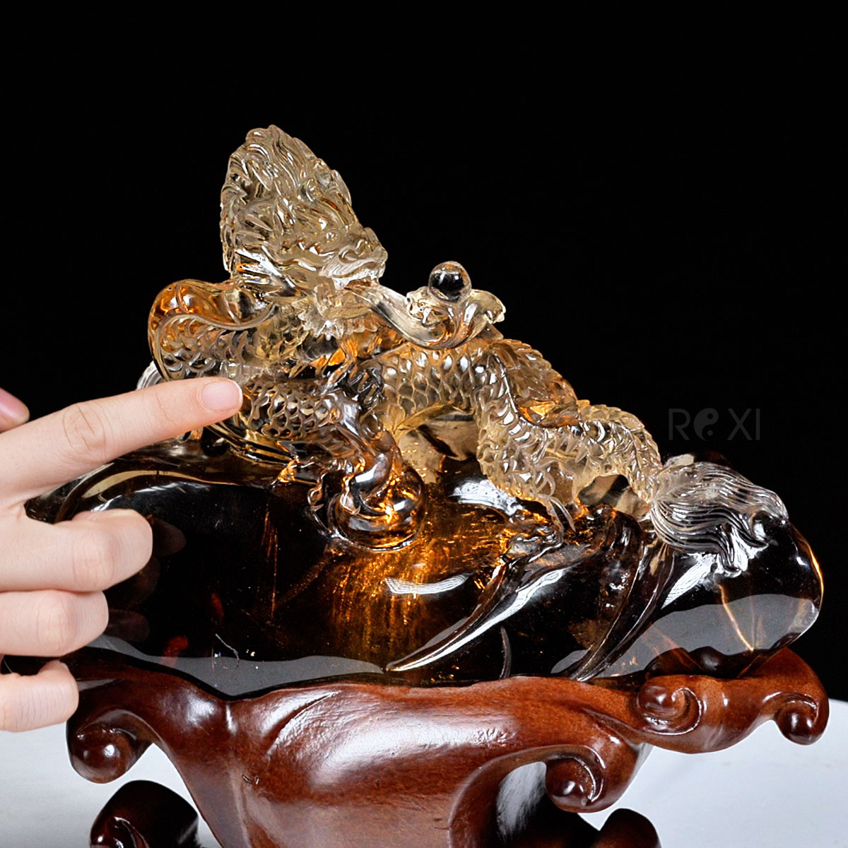 Tượng rồng phong thủy bằng đá thạch anh vàng