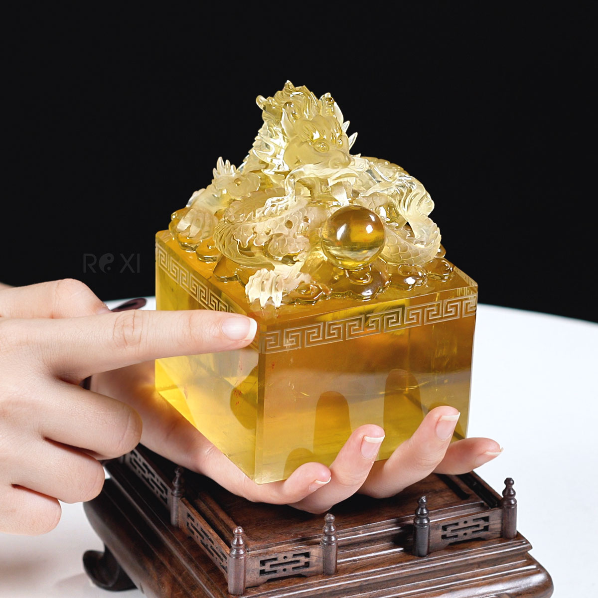 Ấn rồng thạch anh vàng VIP 1,55 kg