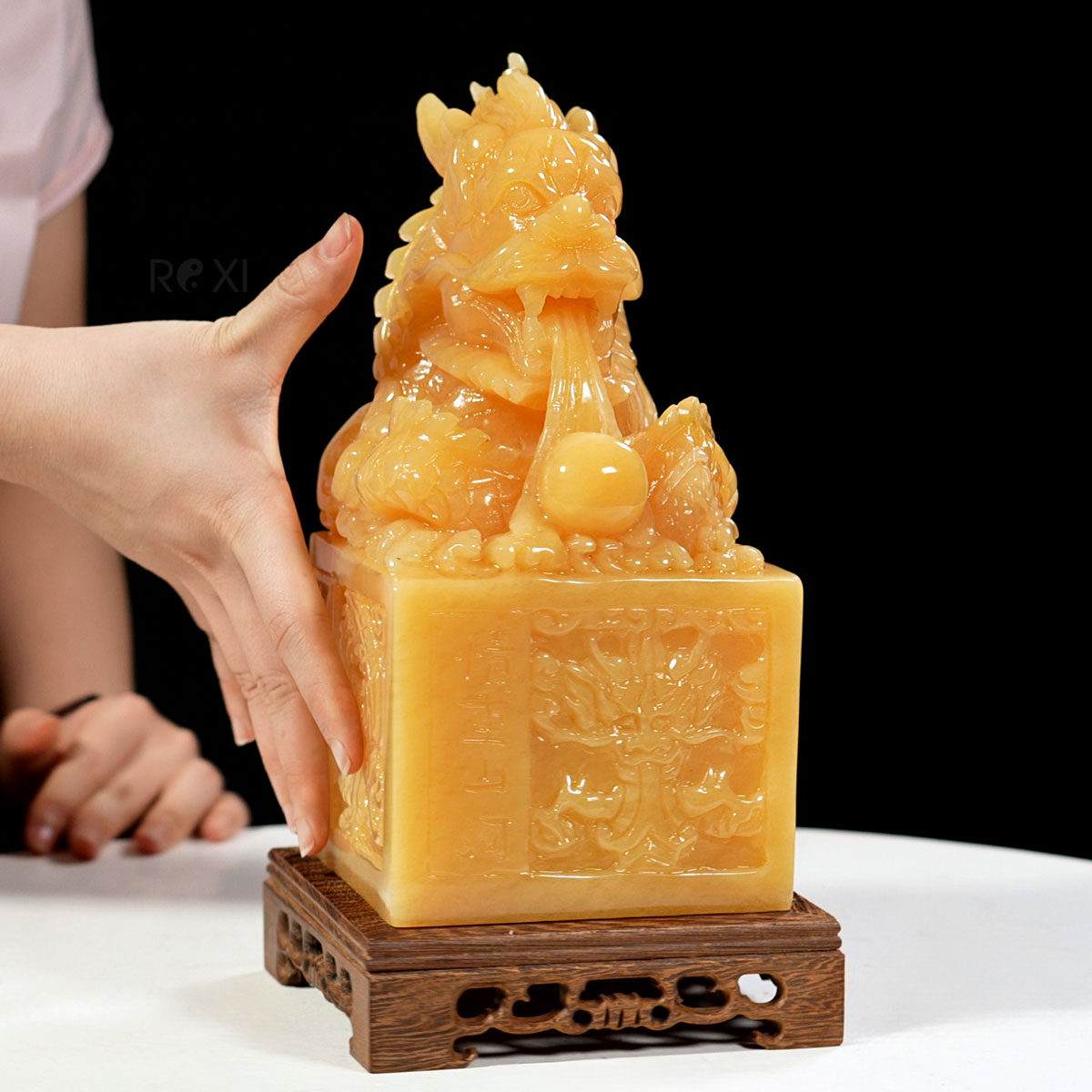 Ấn Rồng bằng ngọc hoàng long tự nhiên 24,5cm - 5,52kg