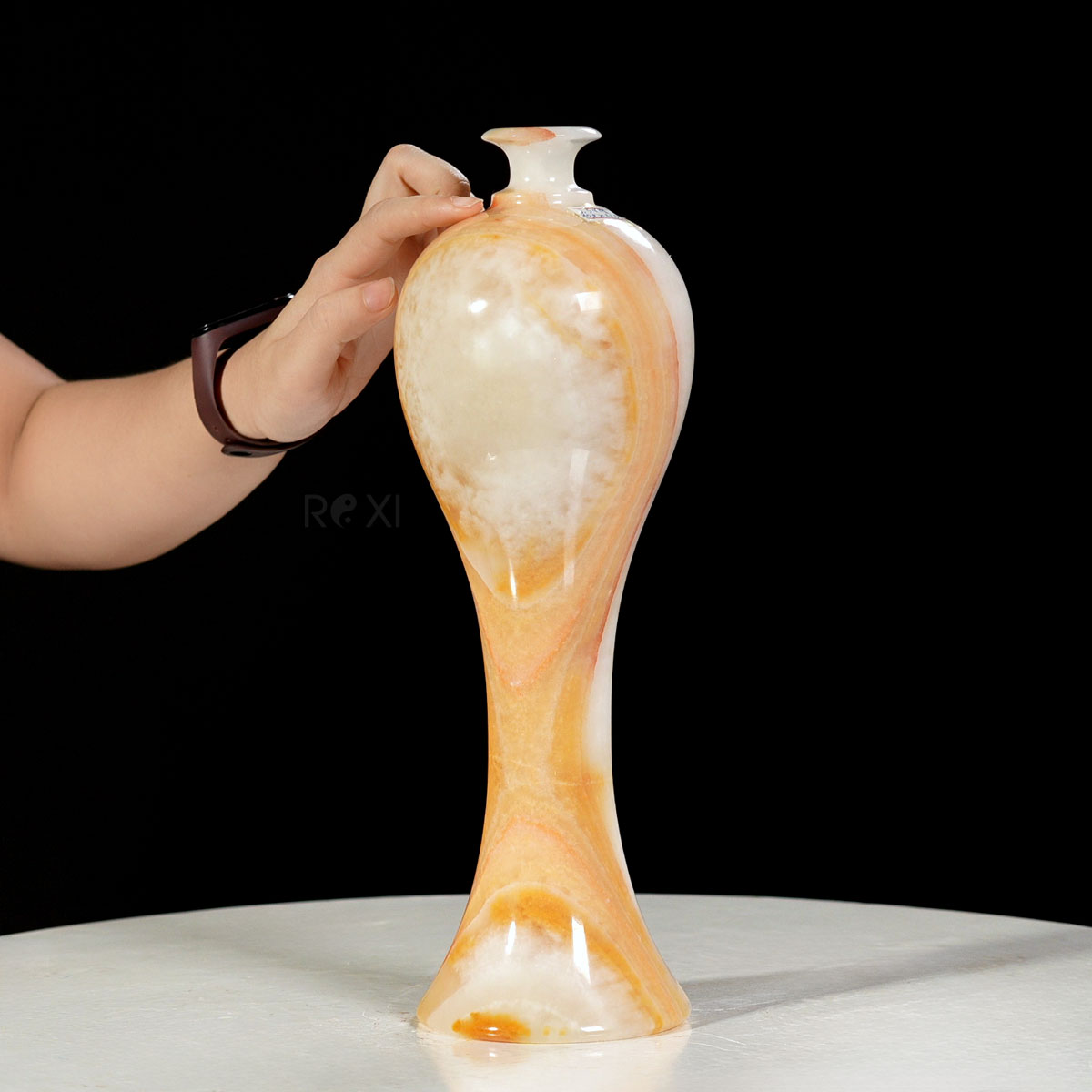 Bình hút lộc bằng ngọc onyx tự nhiên 3,54kg (32,5 * 10,8cm)