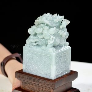 Quà tặng sếp: Ấn Rồng bằng ngọc phỉ thúy tự nhiên 1,32kg