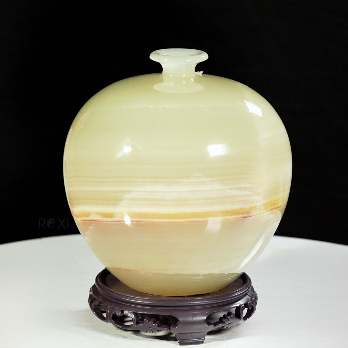 Binh hút lộc bằng ngọc tự nhiên 19,3 * 20cm - BINH1504 (Mẫu 1)