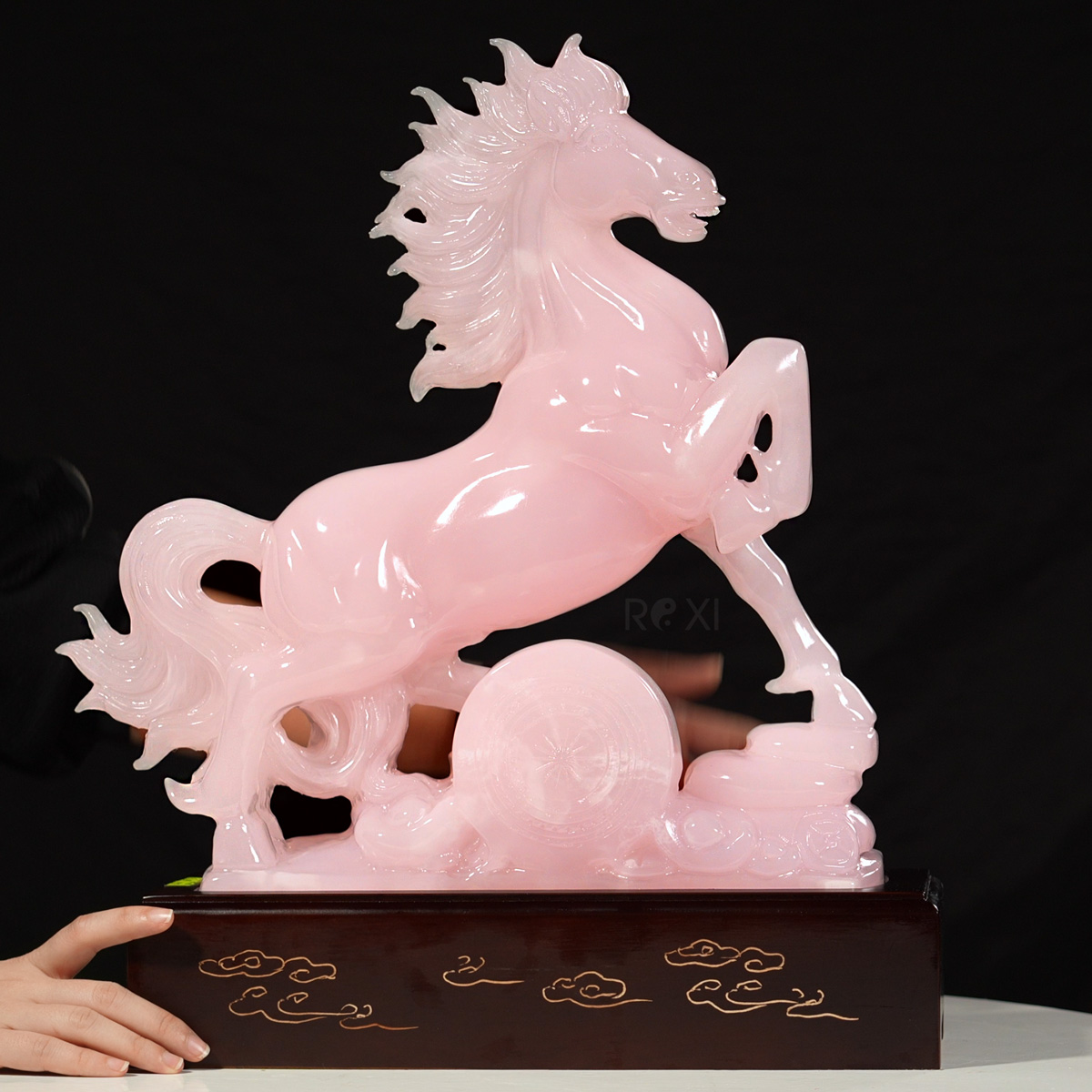 Quà tặng sếp - Tượng ngựa đá phong thủy ngọc onyx hồng 13,3kg - 47cm (NGUA141)