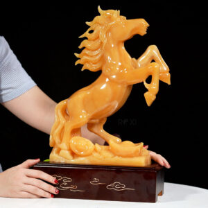 Quà tặng sếp - Tượng ngựa đá phong thủy ngọc hoàng long 9,1kg - 46cm (NGUA2827)