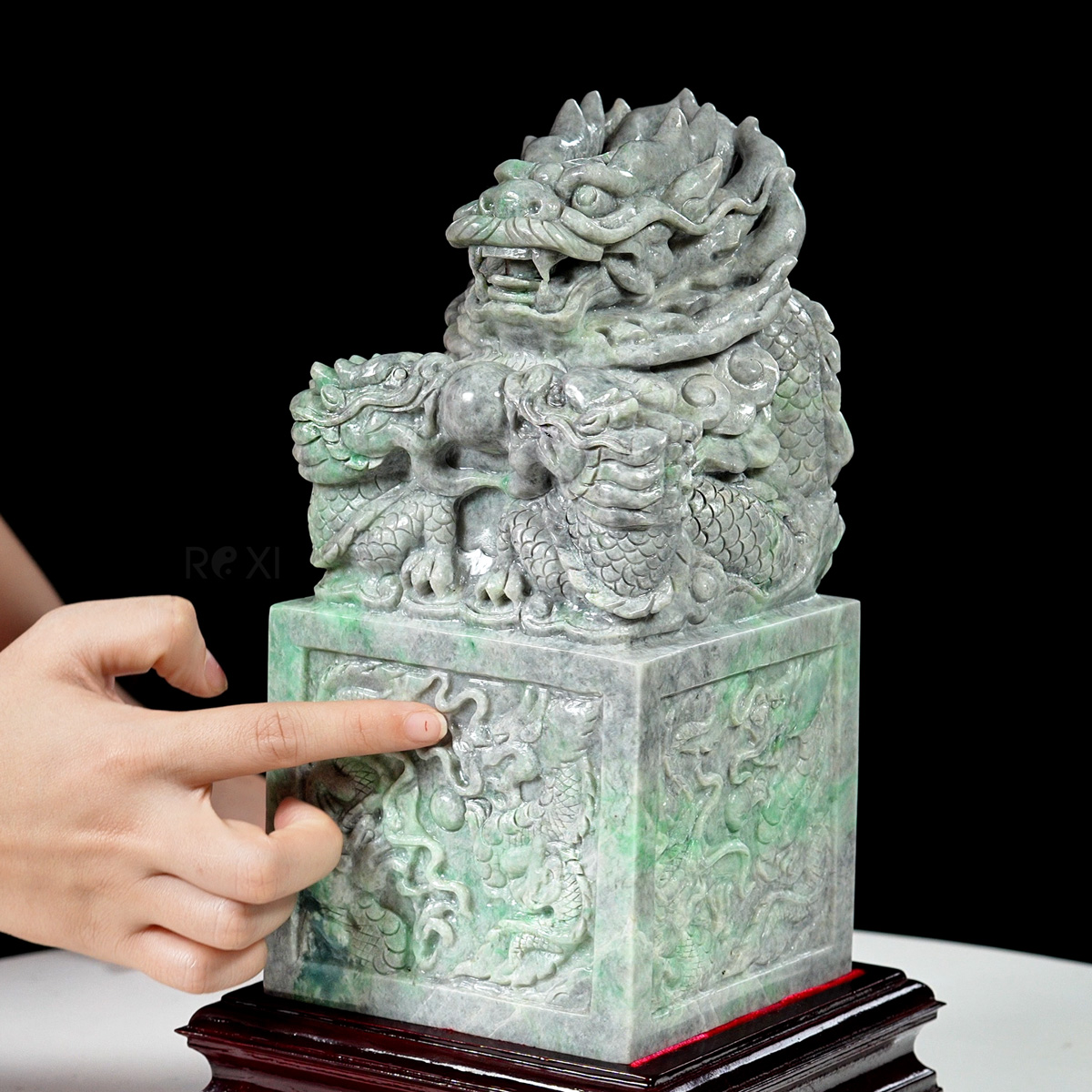 Quà tặng sếp: Ấn Rồng ngọc phỉ thúy tự nhiên 8,6kg - 25,2cm