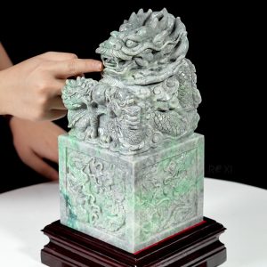 Alternative view of Quà tặng sếp: Ấn Rồng ngọc phỉ thúy tự nhiên 8,6kg - 25,2cm