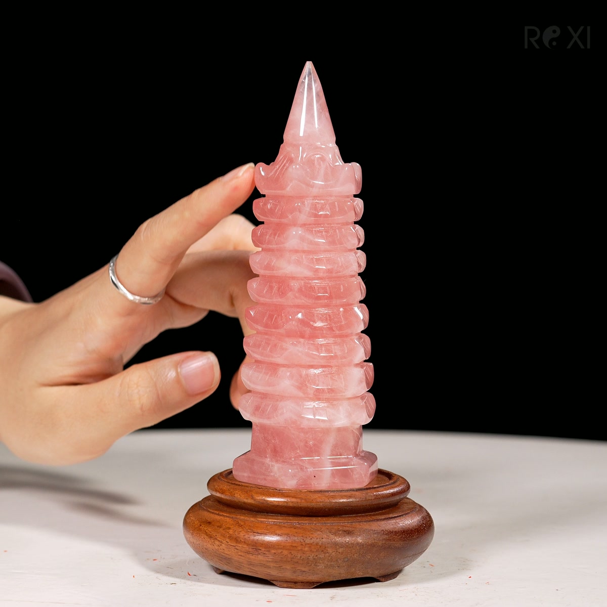 Tháp văn xương thạch anh hồng 13cm