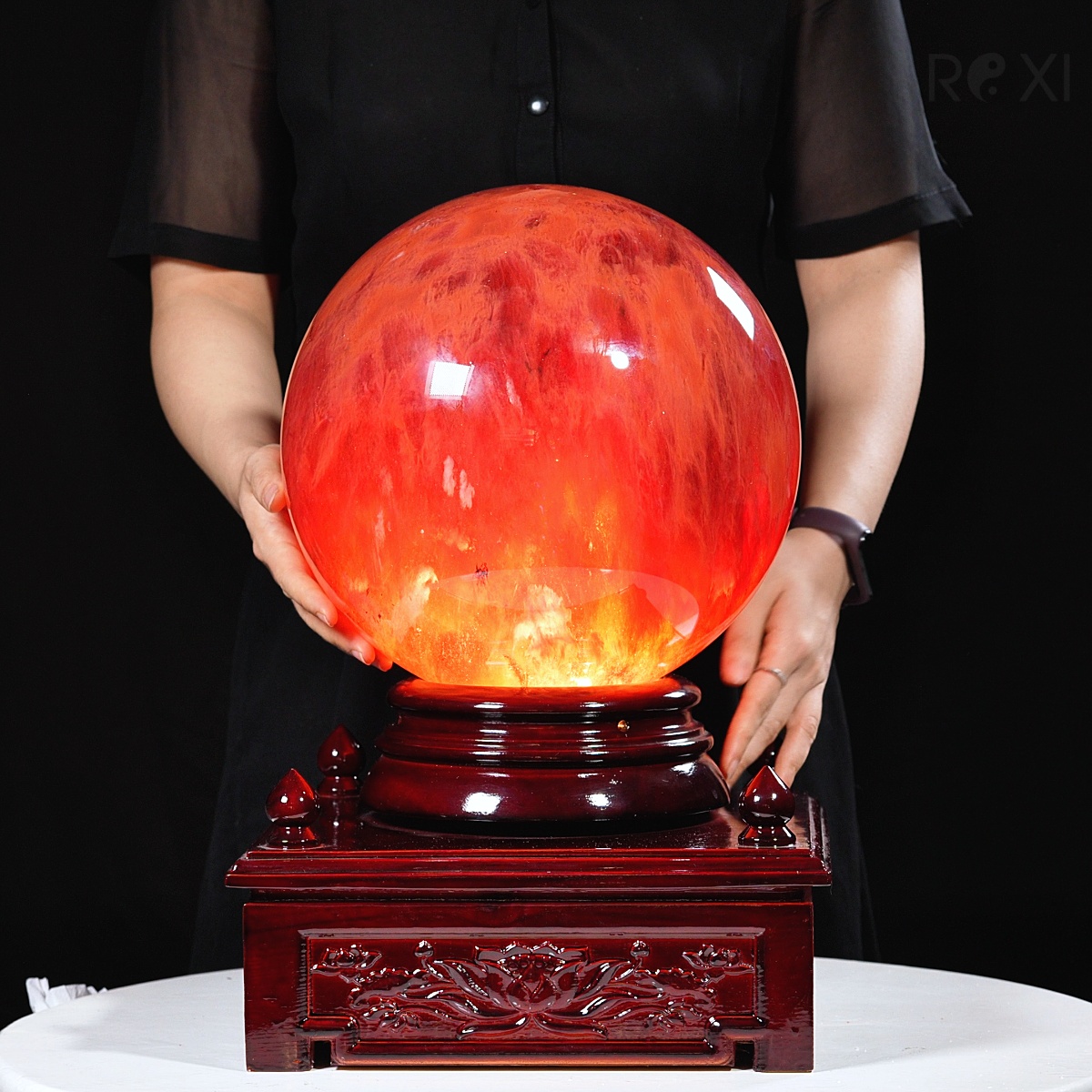 quả cầu obsidian đỏ cao cấp - Quả cầu obsidian đỏ 22,7kg - 27cm + đế đèn xoay tự động
